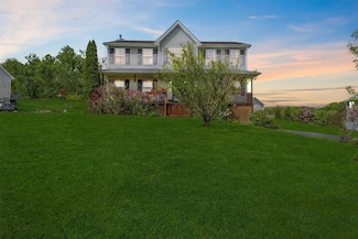 27 Salk Dr, Highland, NY 12528