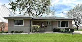 7018 Jenerous, Center Line, MI 48015