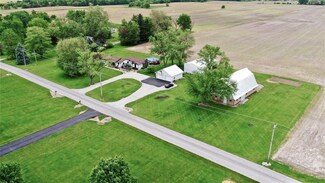 6157 N 300 E, Whiteland, IN 46184