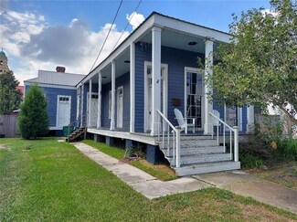 612 Lafayette St, Gretna, LA 70053