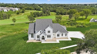 550 Harvest Rd, Pella, IA 50219