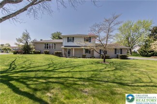 707 Lexington Rd, Nazareth, PA 18064