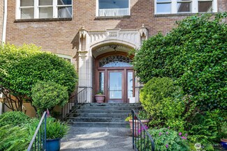 220 W Olympic Place Unit 105, Seattle, WA 98119