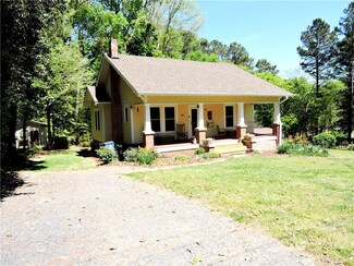 307 E 2nd Ave, Mount Gilead, NC 27306