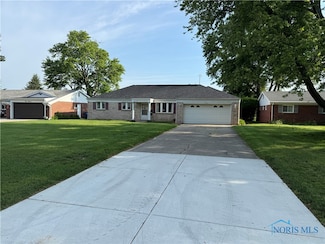 213 Hickory St, Swanton, OH 43558
