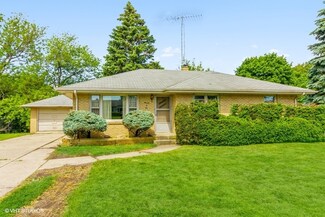 1106 Obrien St, Harvard, IL 60033