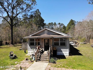 16197 Magnolia St, Kiln, MS 39556