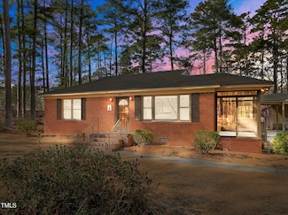 1912 Bingham Dr, Tarboro, NC 27886