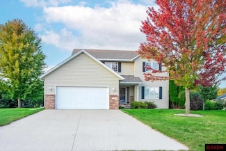 14 Eagle Ridge Ct, North Mankato, MN 56003