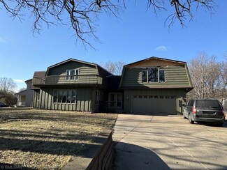 2303 6th St N, Saint Paul, MN 55109