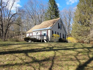 87 E Center St, Lee, MA 01238