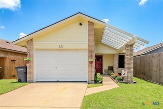 121 Cabana Dr, Victoria, TX 77901