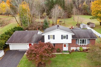 551 Oak Grove Dr, Lehighton, PA 18235