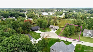 1078 Sugar Maple Ct, Fenton, MI 48430