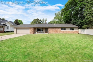 56 Cherryland St, Auburn Hills, MI 48326