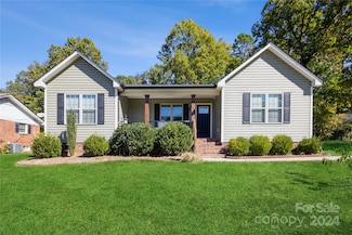 1025 Hoke St, Kannapolis, NC 28081