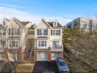 4 Boatworks Dr, Bayonne, NJ 07002
