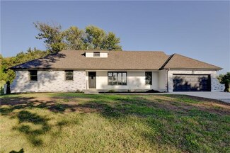 925 S Alexander Rd, Independence, MO 64056