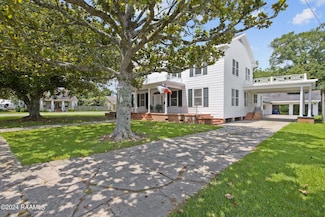 210 S Parkerson St, Rayne, LA 70578