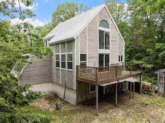 81 Disdam Rd, Holderness, NH 03245