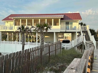 176 Flamingo Dr, Port Saint Joe, FL 32456