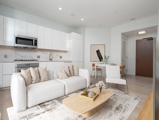 135 Seaport Blvd Unit 526, Boston, MA 02210