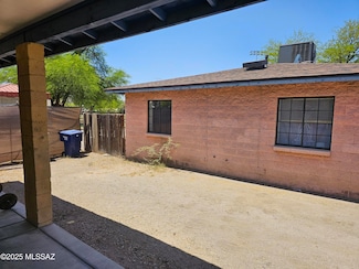 1030 N 13th Ave, Tucson, AZ 85705
