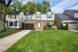 2531 Hampton Rd, Rocky River, OH 44116