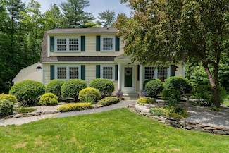 16 Birchwood Dr, Derry, NH 03038