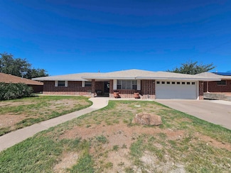 1601 Crescent Dr, Alamogordo, NM 88310