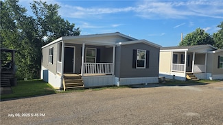 15 Surf Dr, Finleyville, PA 15332