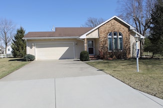 609 Almond St SW, Demotte, IN 46310