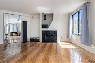 22 Perry St Unit 2B, New York, NY 10014