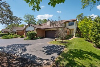 232 W Grant Village, Hinsdale, IL 60521