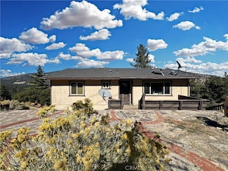 2200 St Anton Dr, Pine Mountain Club, CA 93225