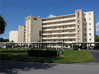 3660 Ironwood Cir Unit 503M, Bradenton, FL 34209