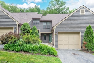 43 Lexington Ln, West Milford, NJ 07480