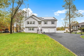 5 Oak Ridge Rd, Middletown, NY 10940