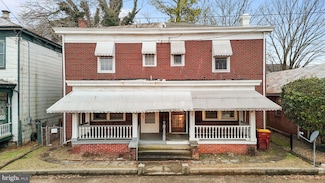 16 N South St, Petersburg, VA 23803
