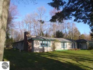6459 Timberlake Dr, Elk Rapids, MI 49629