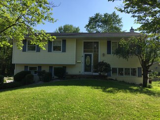 114 Swetland Ln, Wyoming, PA 18644