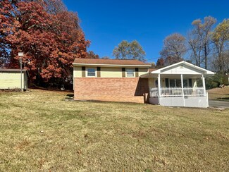 3304 Lightwood St, Kingsport, TN 37660