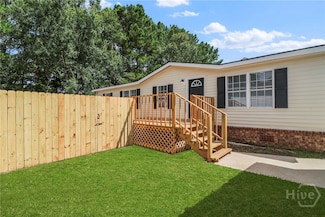 285 Rushing St, Richmond Hill, GA 31324