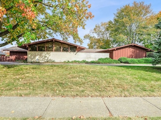 3202 Valley Brook Dr, Champaign, IL 61822