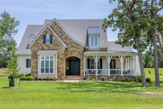 10560 St John Dr, Iola, TX 77861