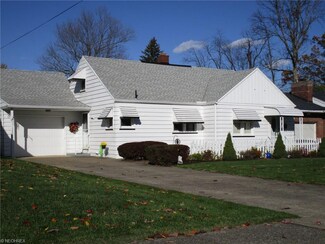 2144 Thurber Ln, Youngstown, OH 44509