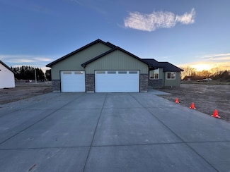 404 Kelton Cir, Shelley, ID 83274