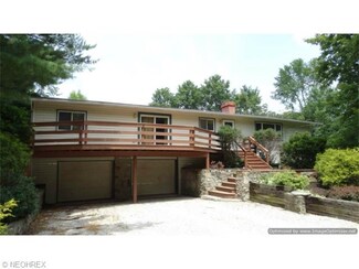 927 Long Shadow Ln, Roaming Shores, OH 44085