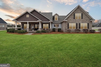 4 Honeysuckle Dr, Claxton, GA 30417