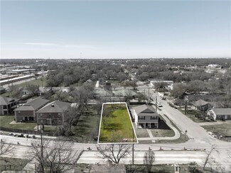1903 S 17th St, Waco, TX 76706